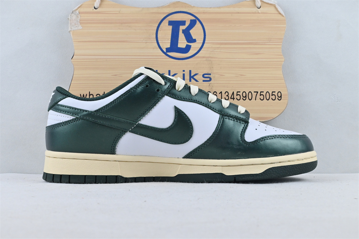Dunk Low "Vintage Green"