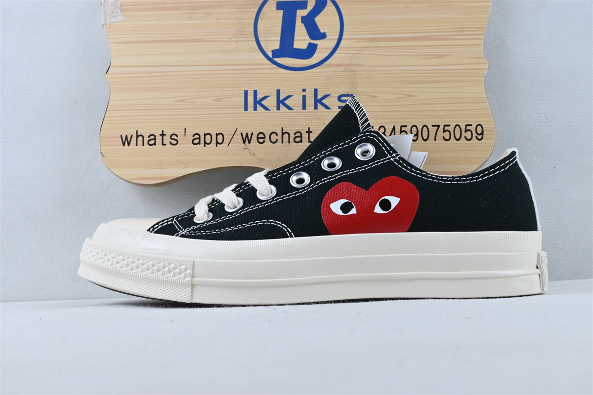 COMME Des GARÇONS PLAY X Converse Chuck 70