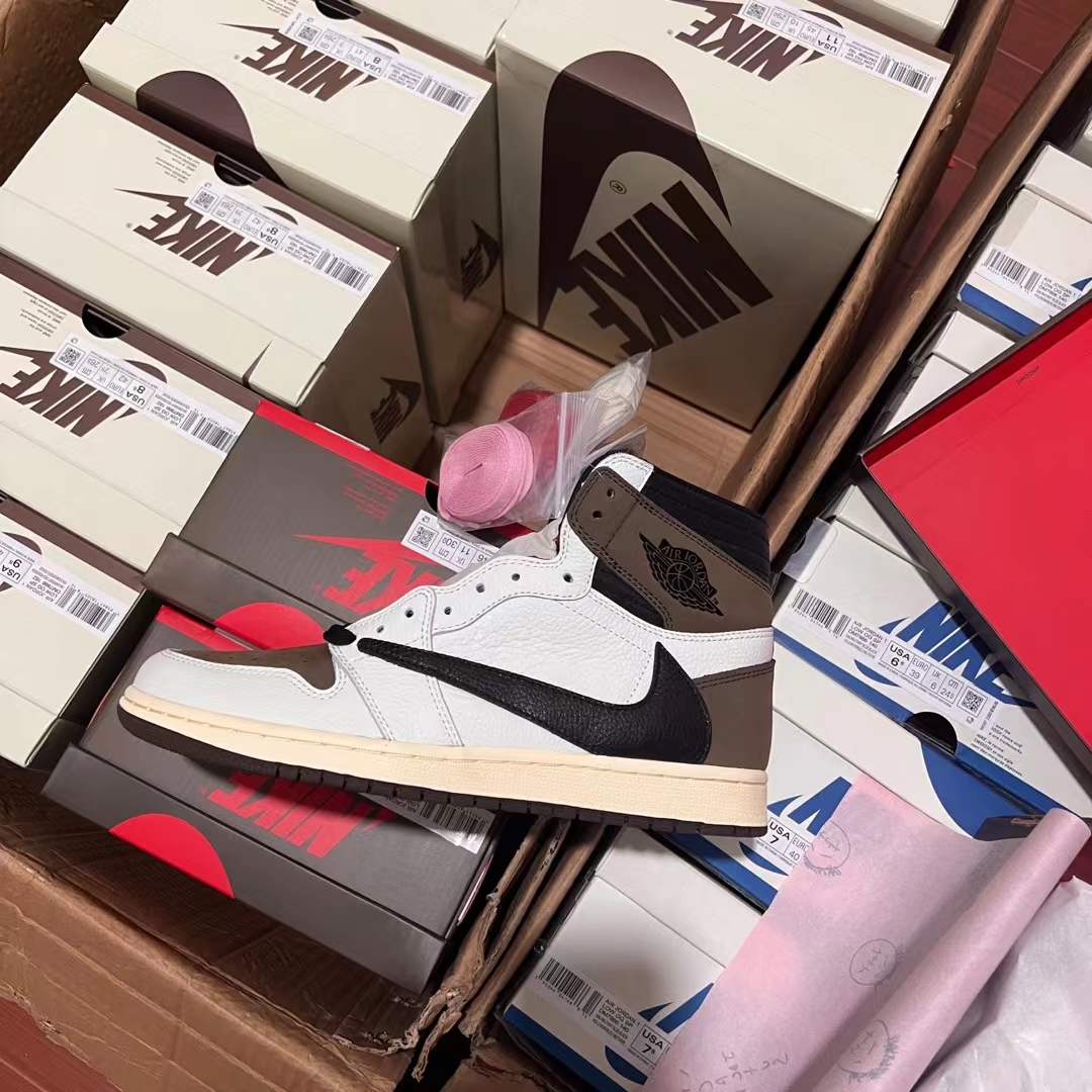 Air Jordan 1 Travis Scott