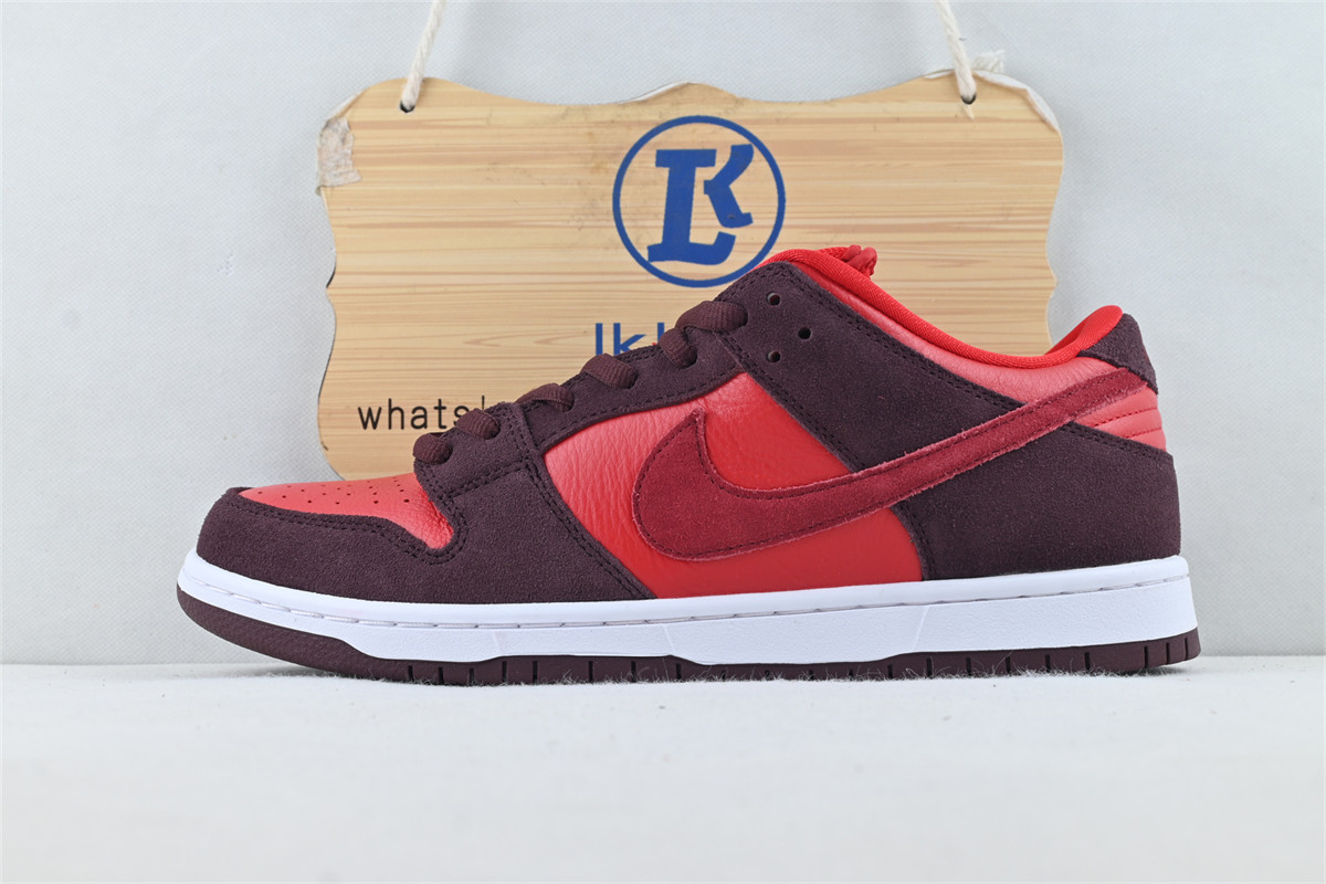 Nike SB Dunk Low Cherry