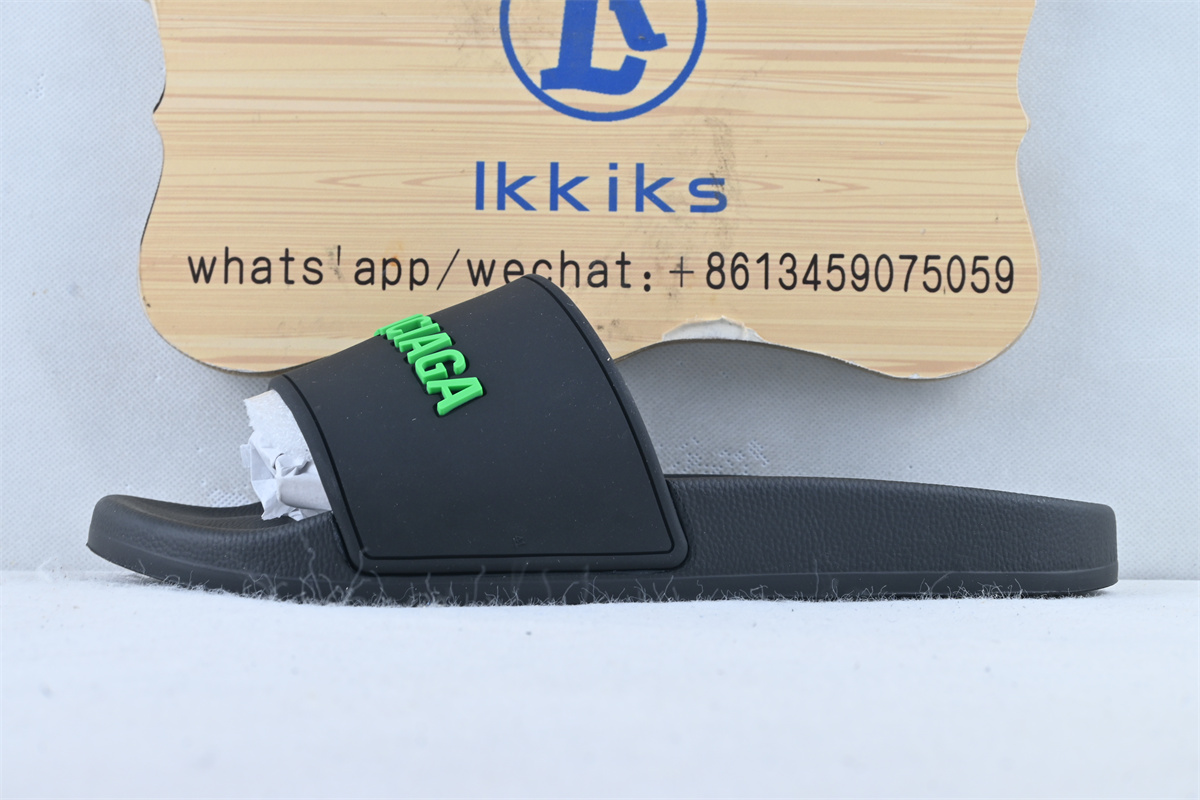 Ba1en*iaga Pool Slide Black Fluo Green