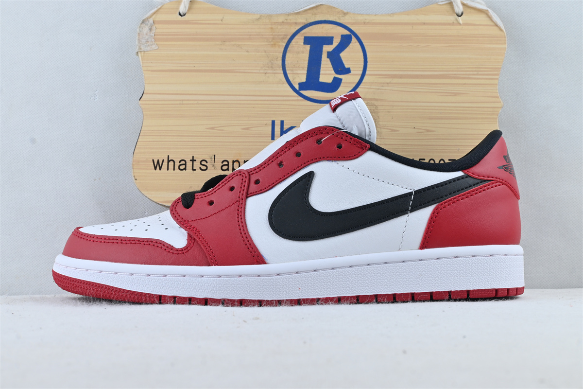 AIR JORDAN 1 LOW CHICAGO