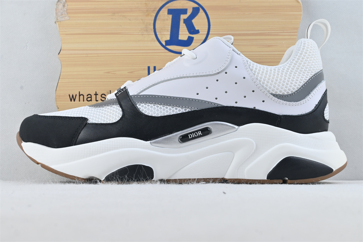 D10r B22 White Black