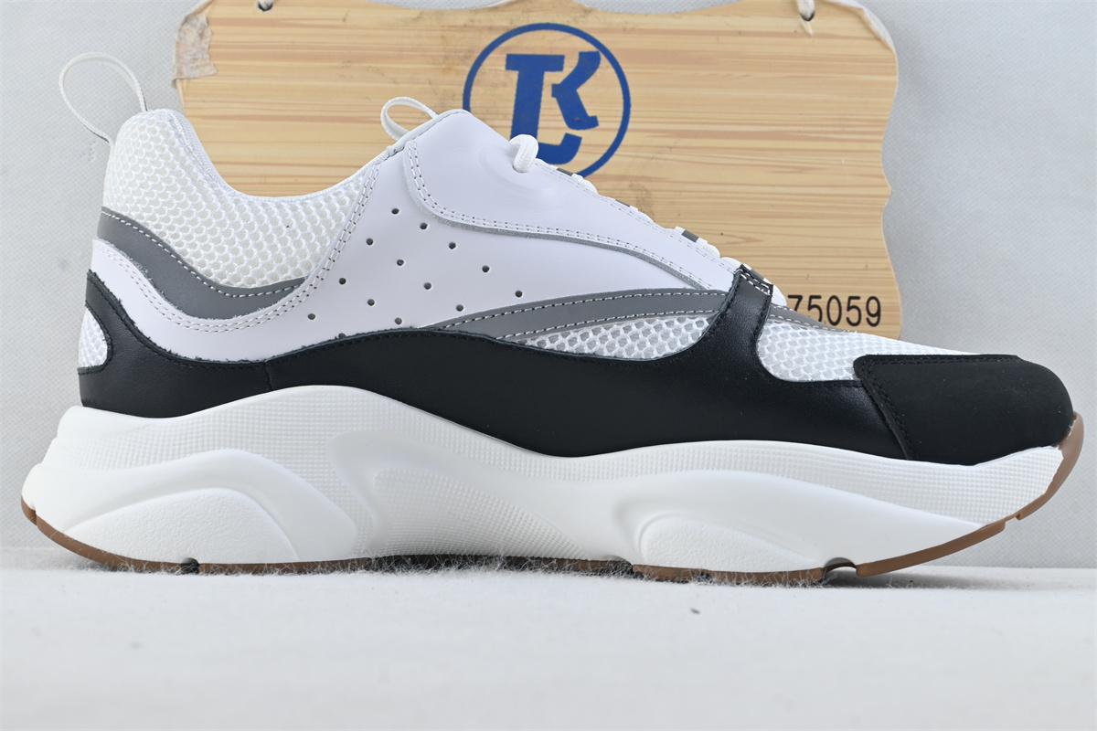 D10r B22 White Black