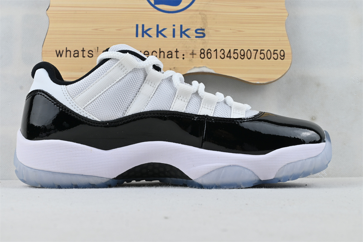 Jordan 11 Retro Low Concord