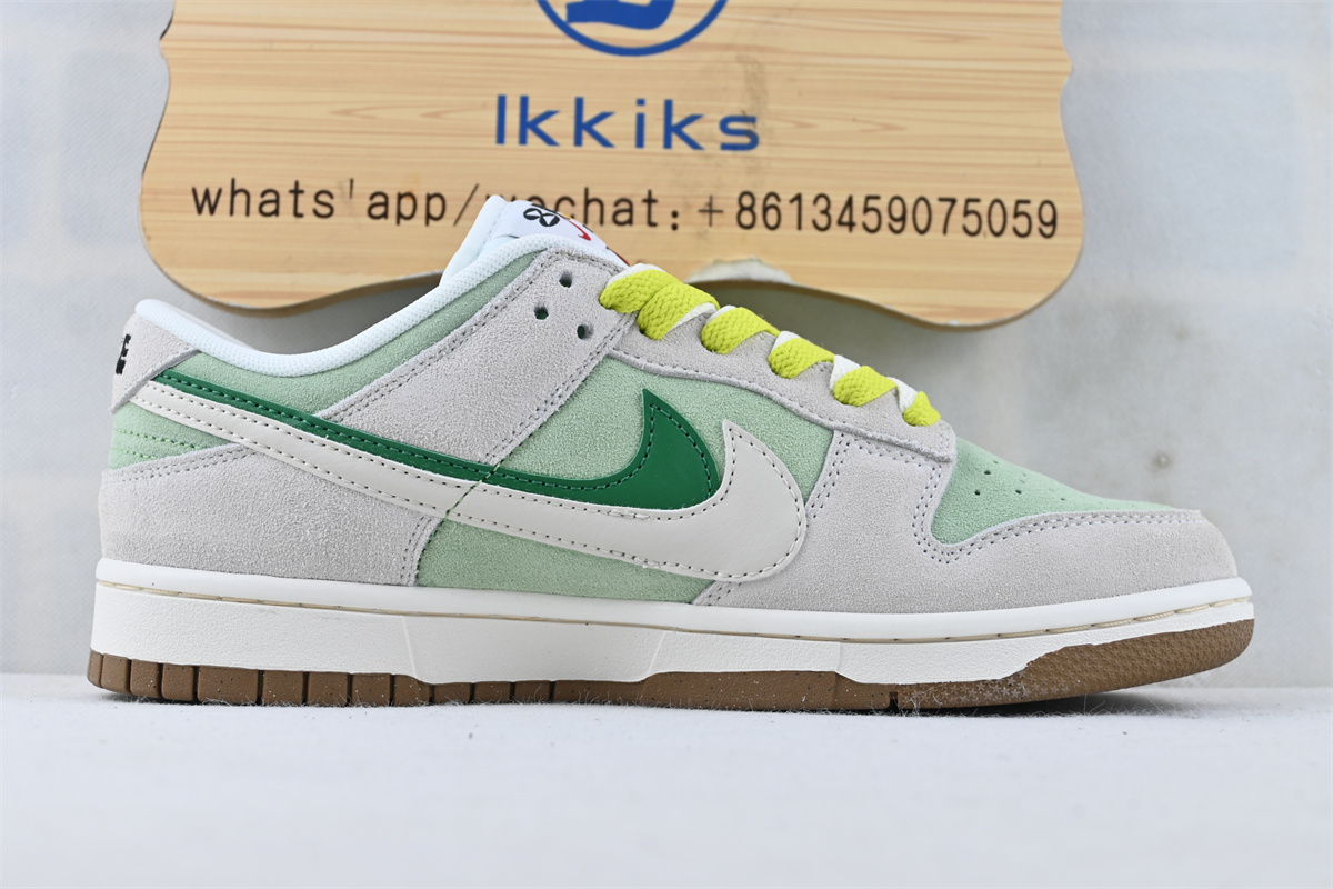 Nike SB Dunk Low SE “85 Double Swoosh Sail Orange”