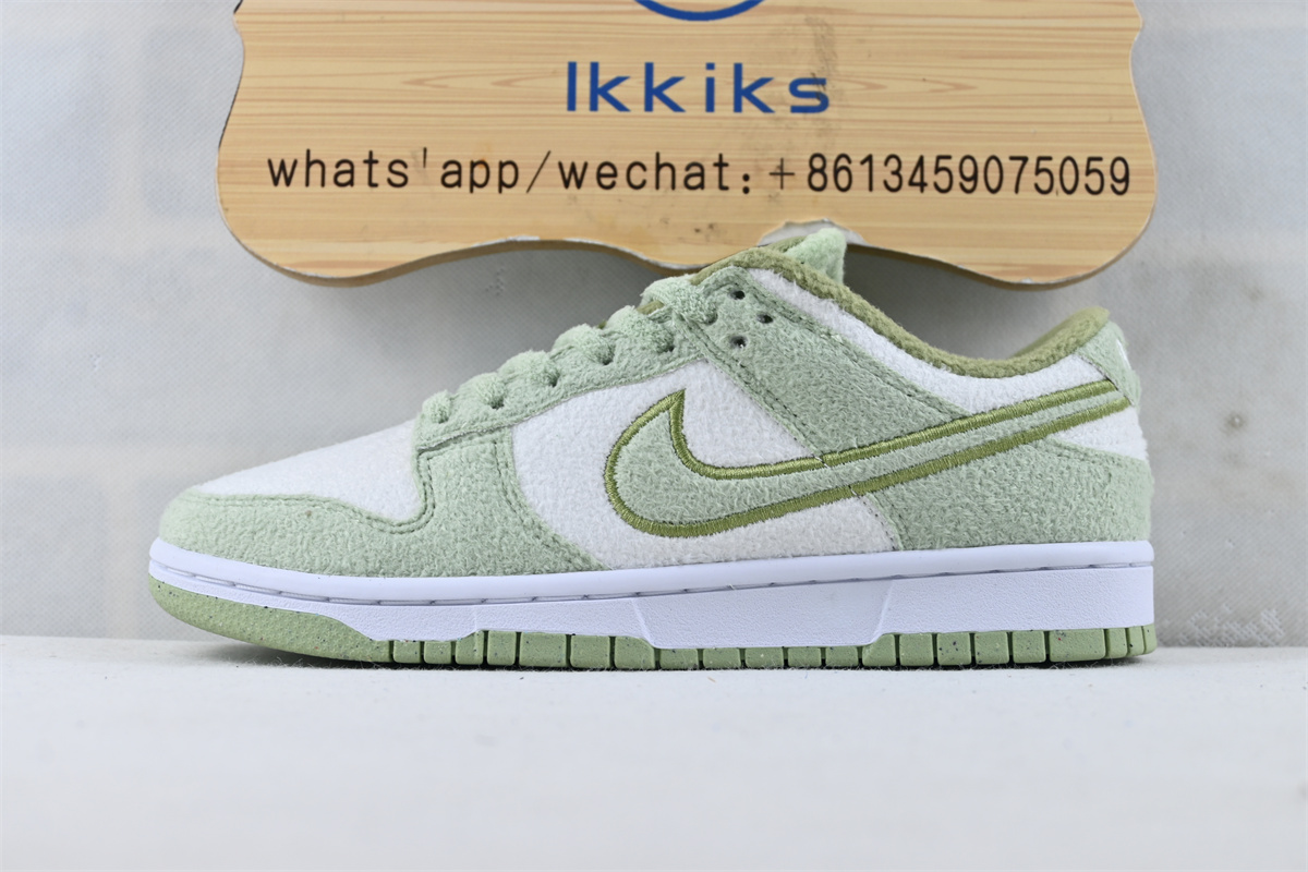Nike Dunk Low SE Fleece Pack Honeydew