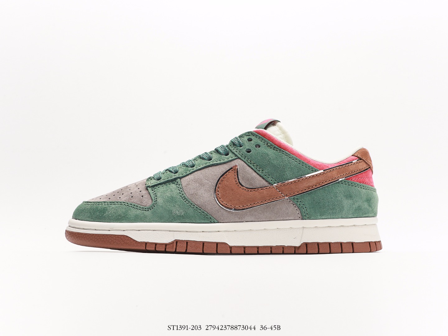 Nike SB Dunk Low Otomo Katsuhiro