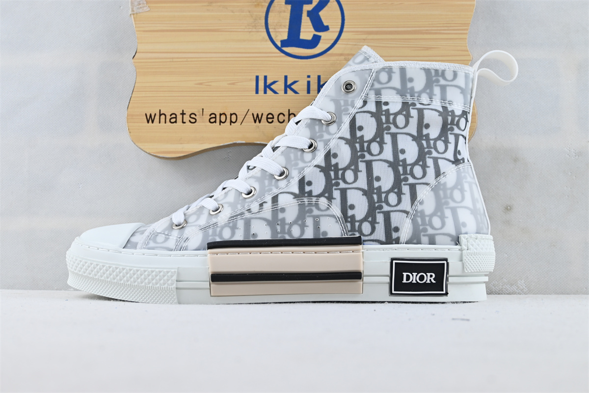 D10r B23 High Top Logo Oblique