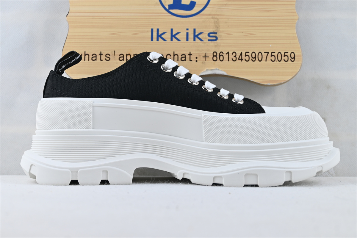 A1exa*der Mcqv*en Tread Slick Low Lace Up Canvas Graffiti Black White White