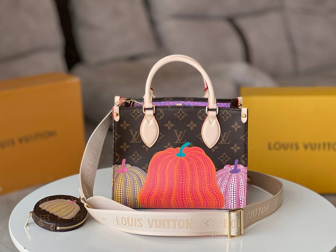 L0vis Vvtt0n LV X YK