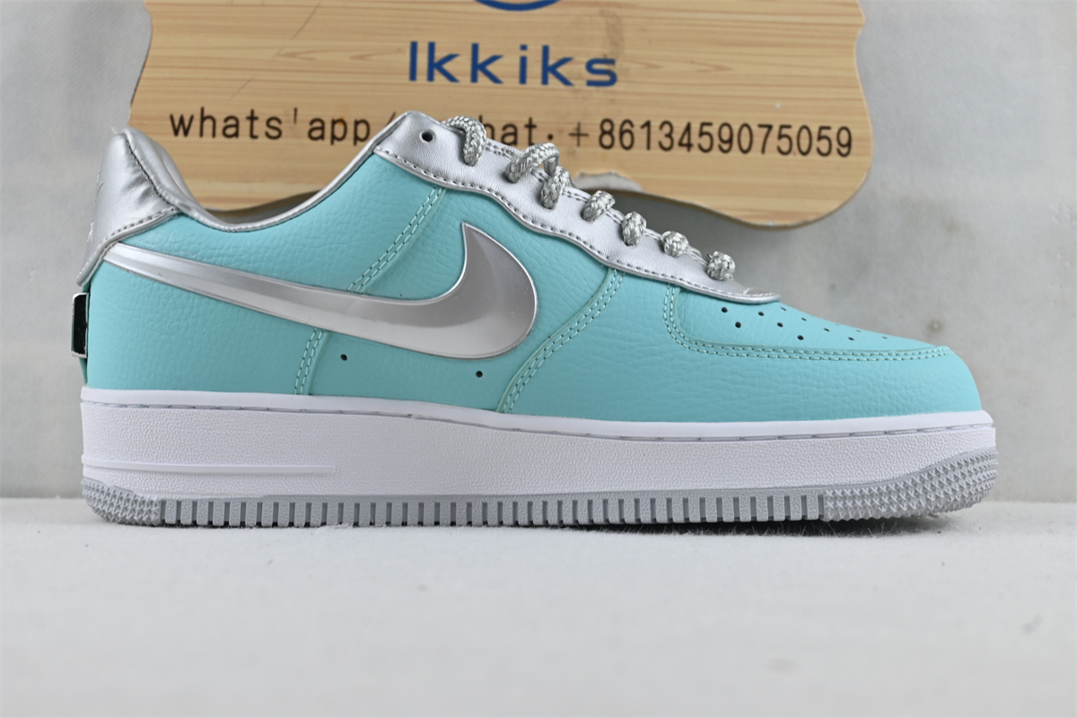 AIR Force 1 Low T*f*ny