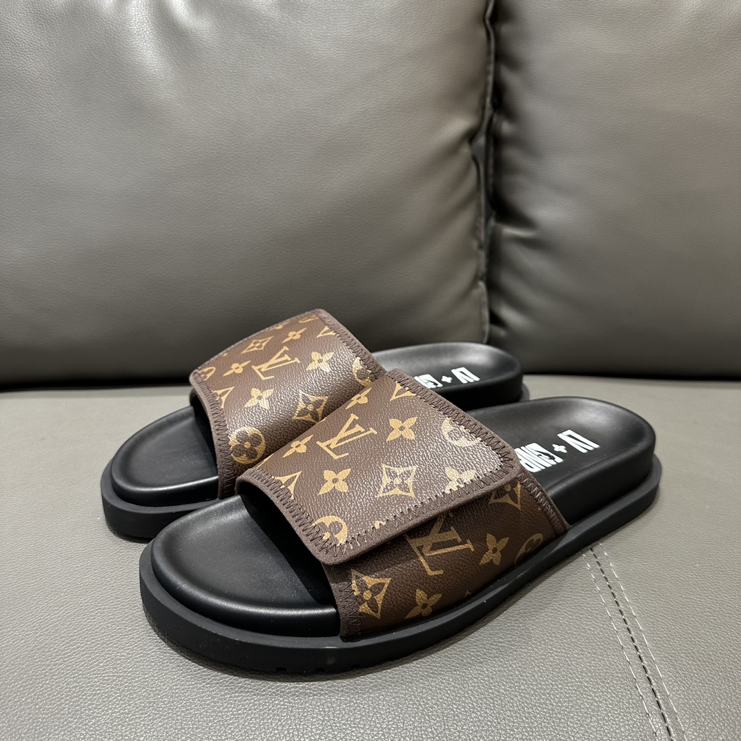 L0vis Vvtt0n slipper