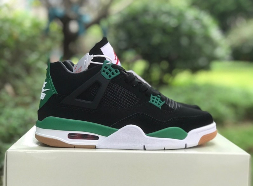 Nike SB x Air Jordan 4 Alternate Black
