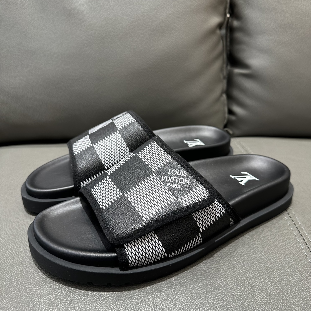 L0vis Vvtt0n slipper