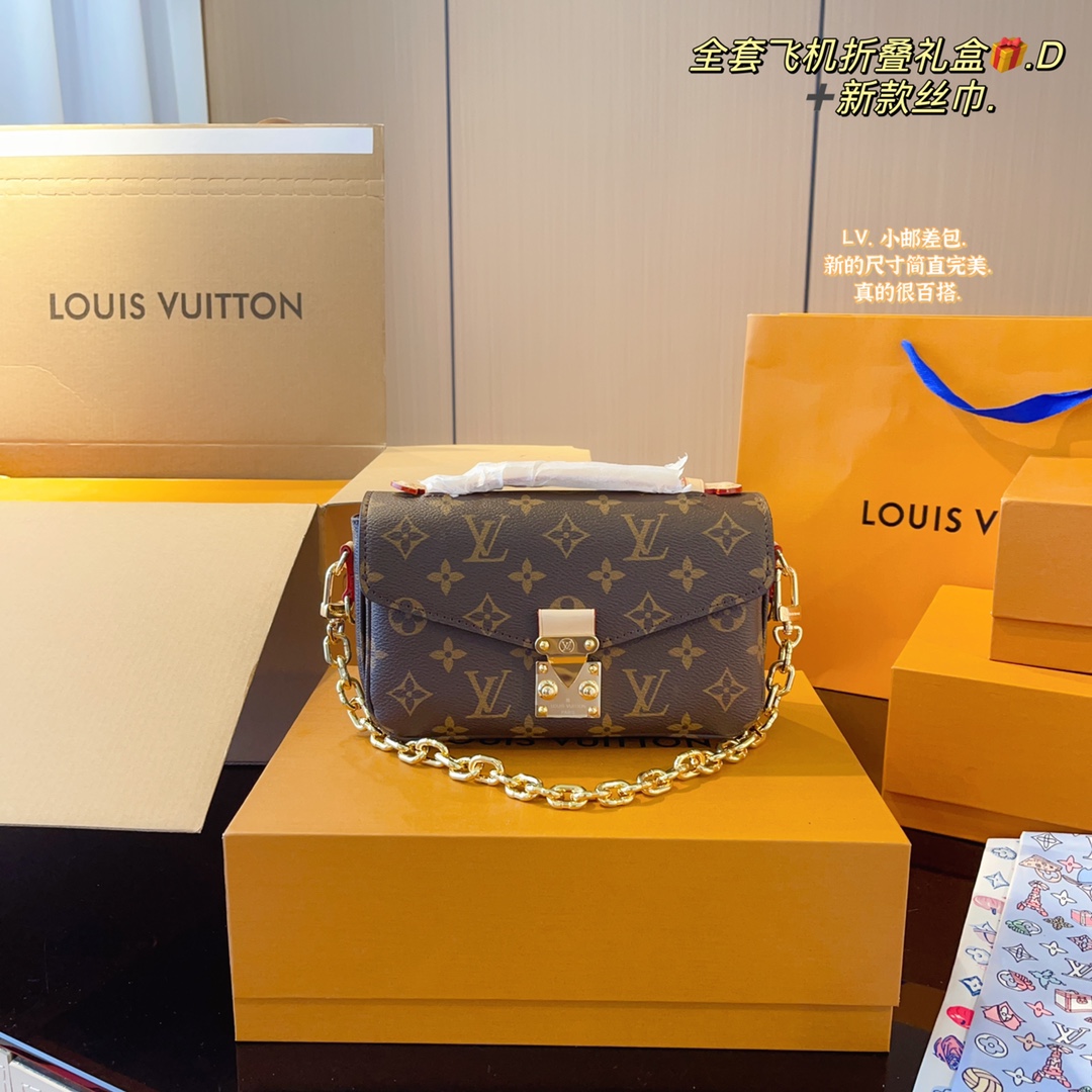 LV M46279 Pochette Métis East West