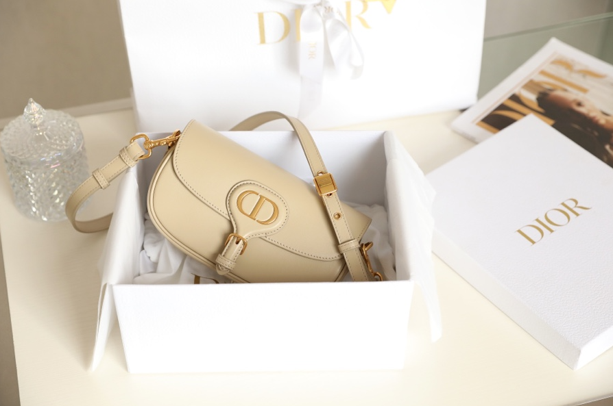 D10r Bobby East-West M9327