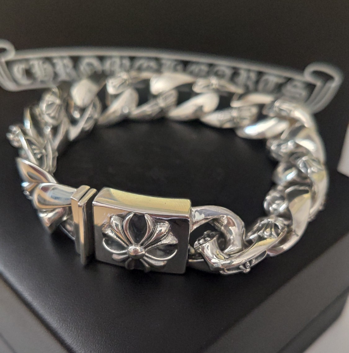 Ch*0me He**ts Bracelet