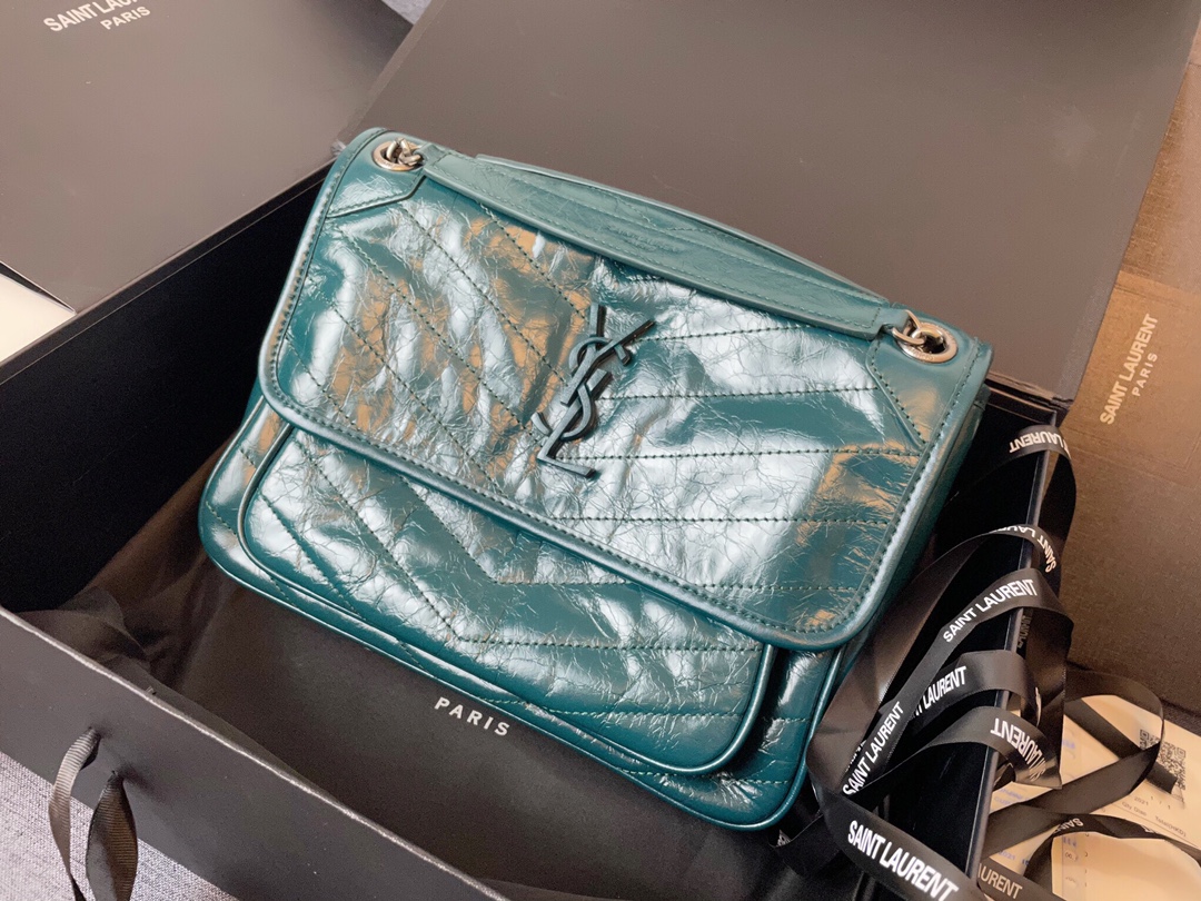 Sa1nt Lau*nt Medium Niki Matelassé Leather Shoulder Bag In New Vert Fonce