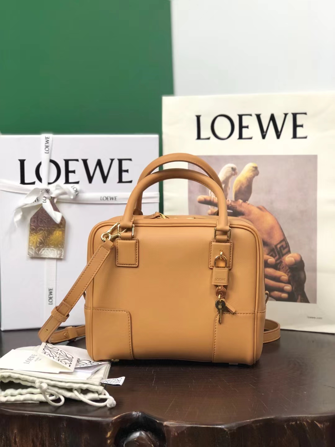 L0ew* - AMAZONA 19 SMALL LEATHER TOTE - TAN