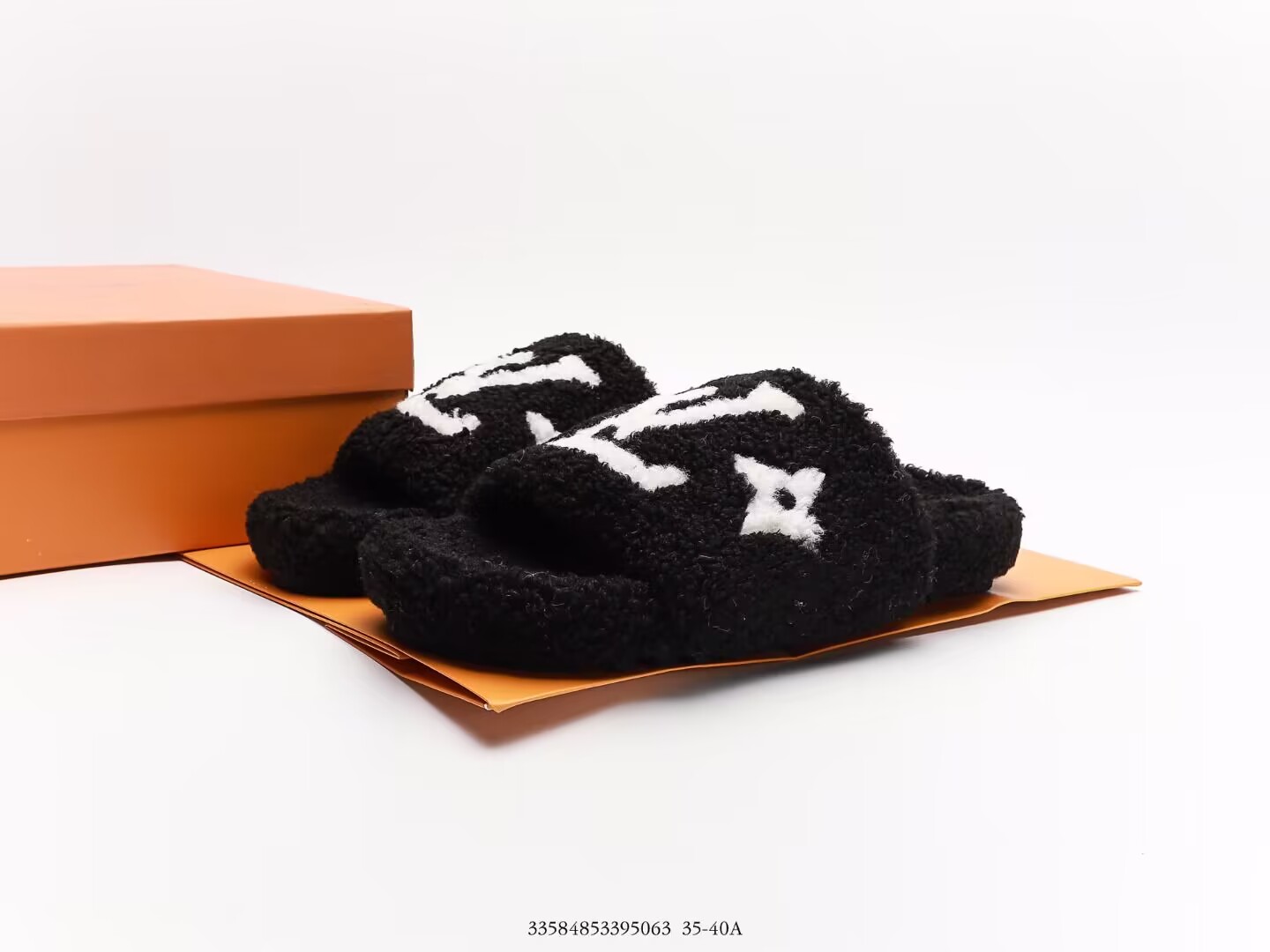 L0vis Vvtt0n Slipper