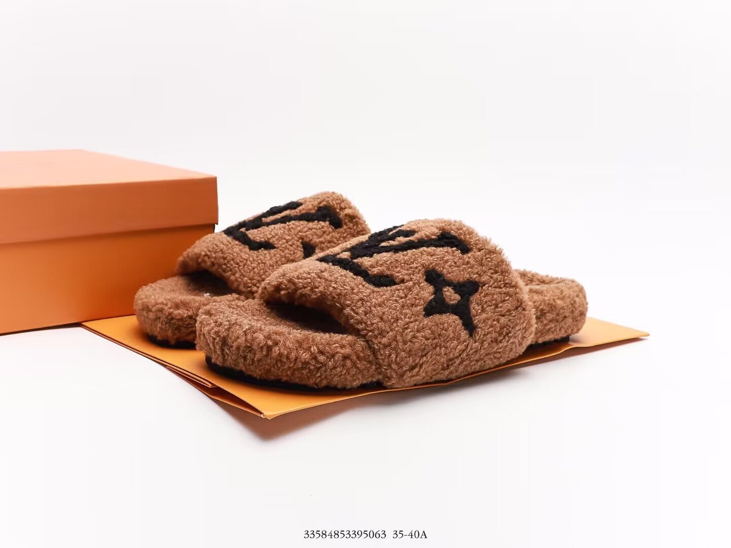 L0vis Vvtt0n Slipper