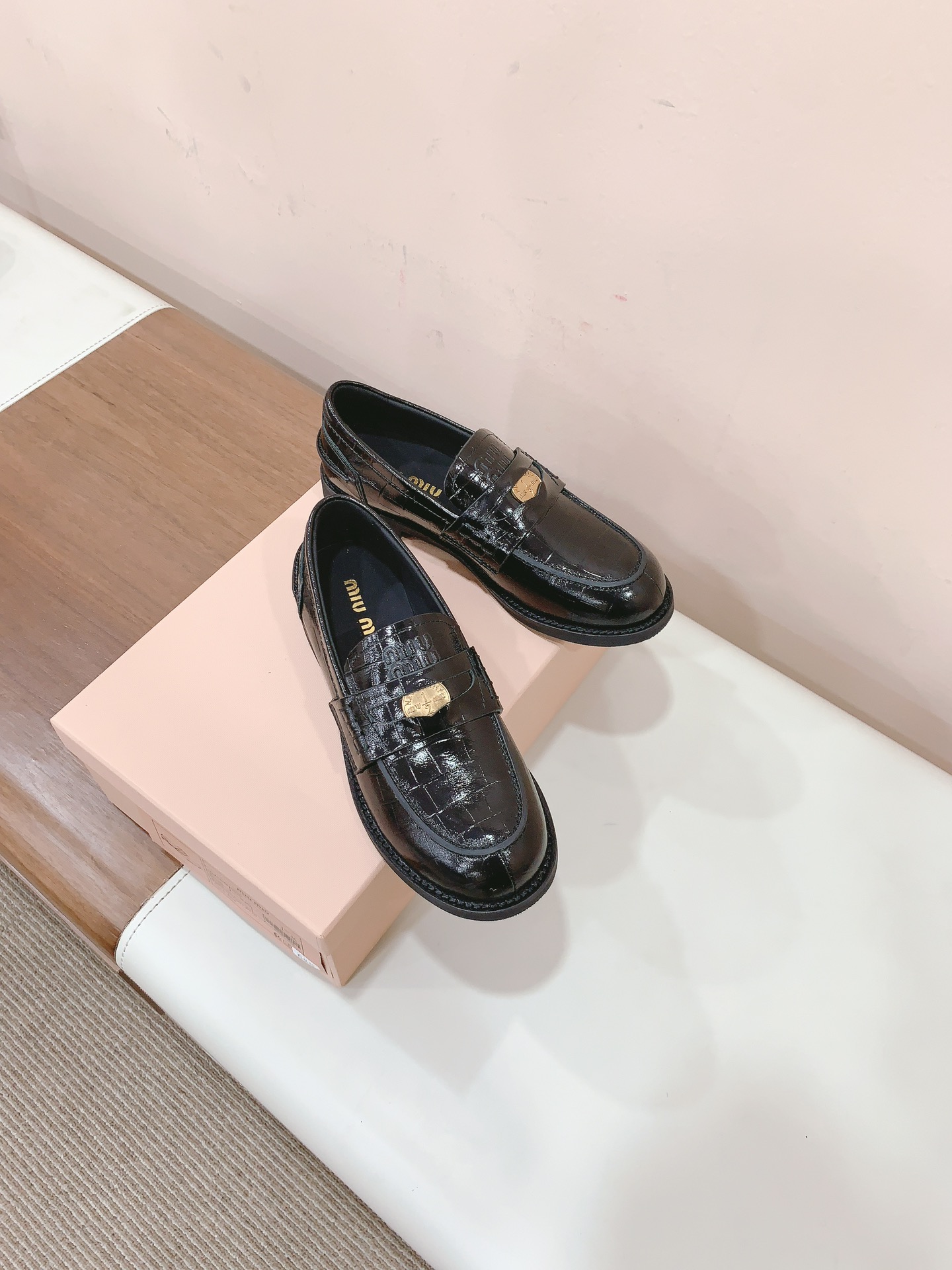 M1um1u Loafer Shoes