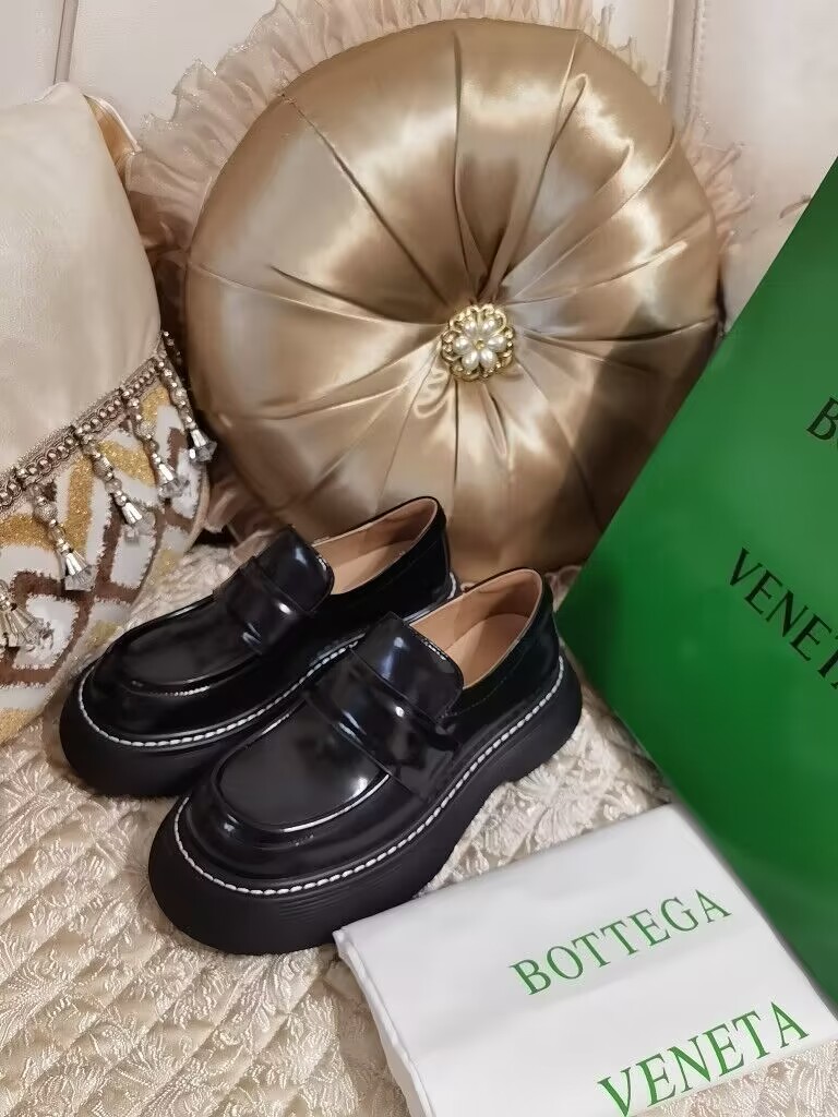 B0tt*ga Ven*ta Loafer Shoes