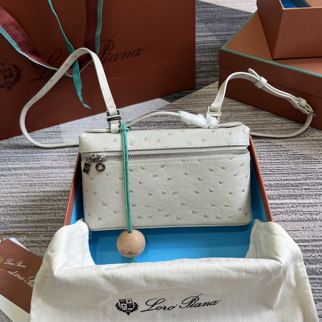 L0r0 P1ana Ostrich Extra Pocket L19 Bag