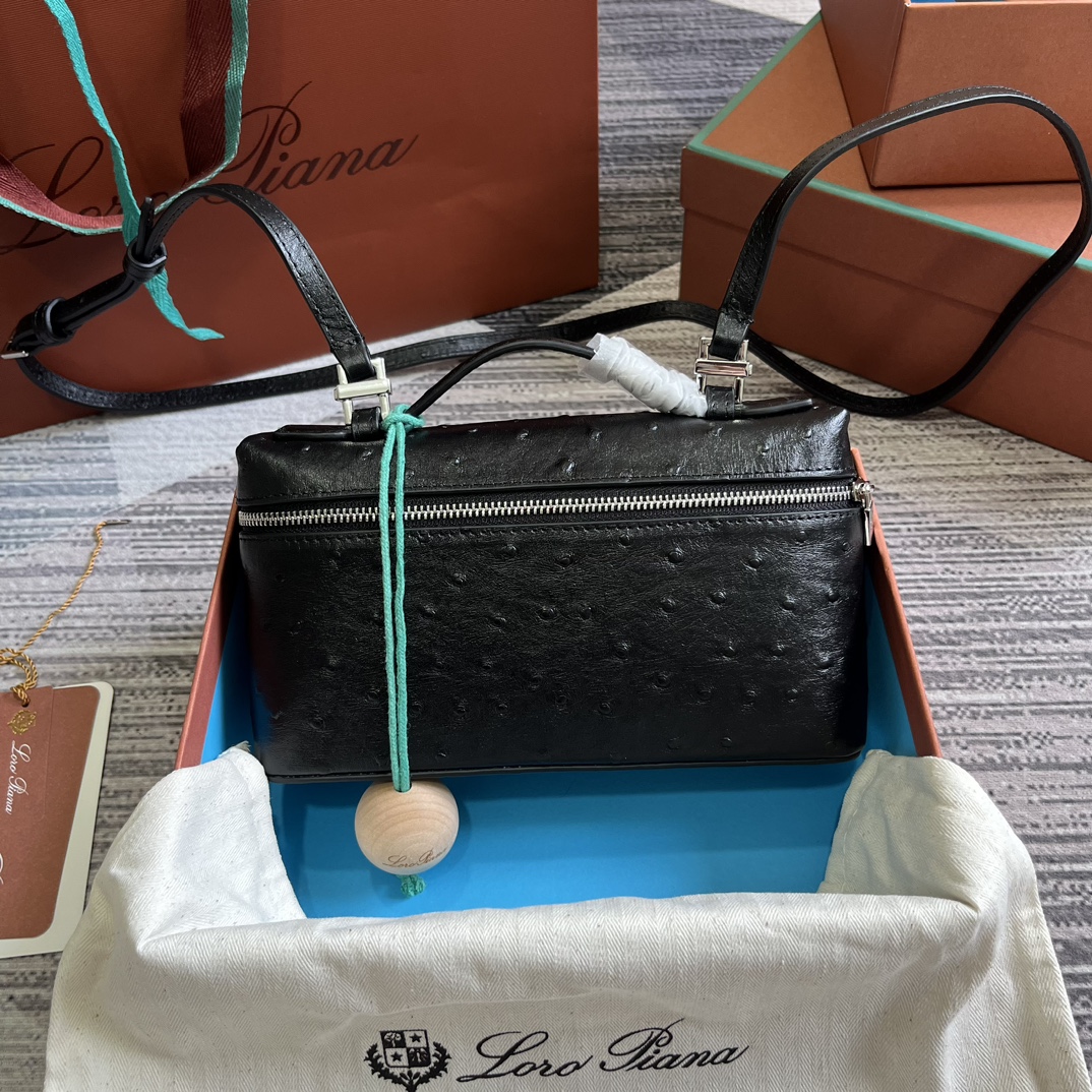 L0r0 P1ana Ostrich Extra Pocket L19 Bag
