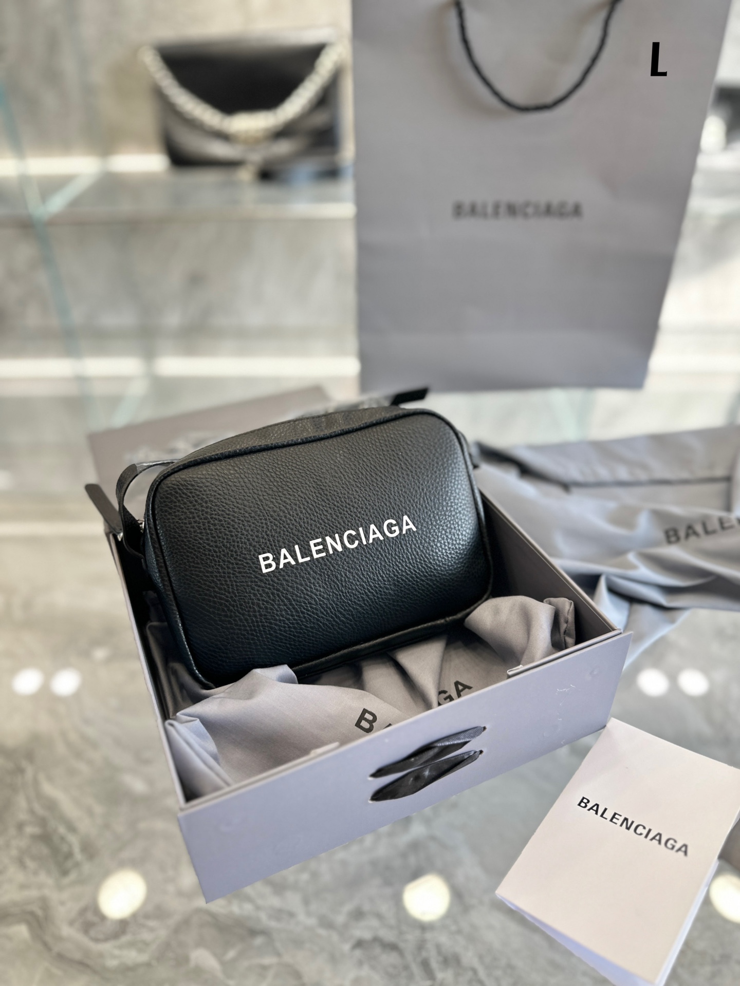 Ba1en*iaga Camera Bag