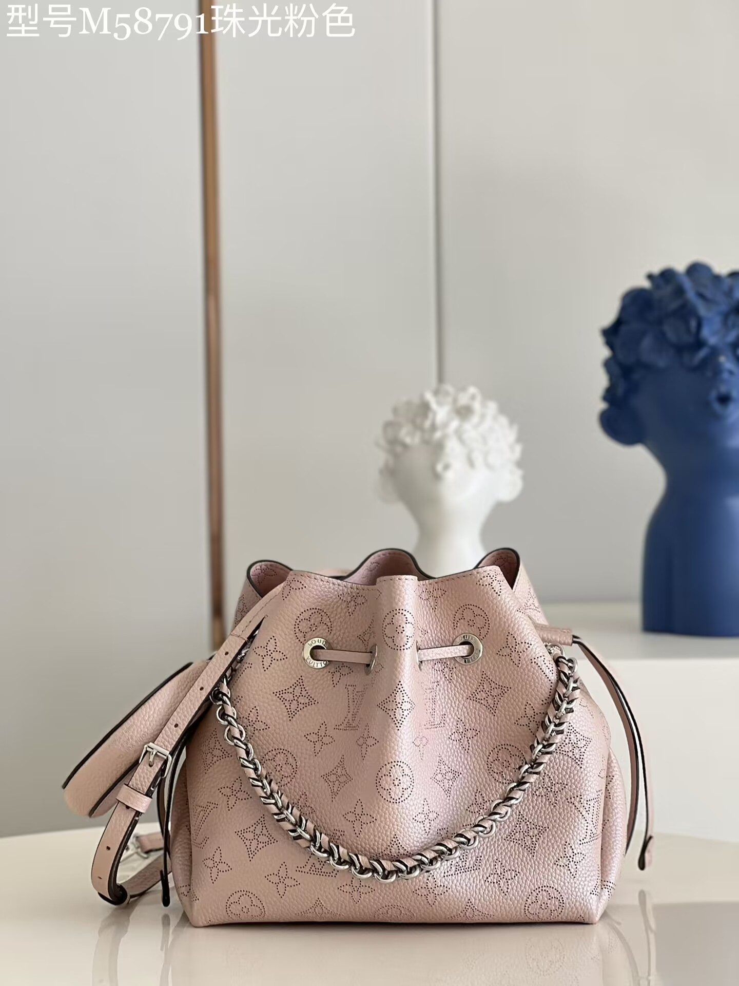 L0vis Vvtt0n Bella Bucket Bag Magnolia