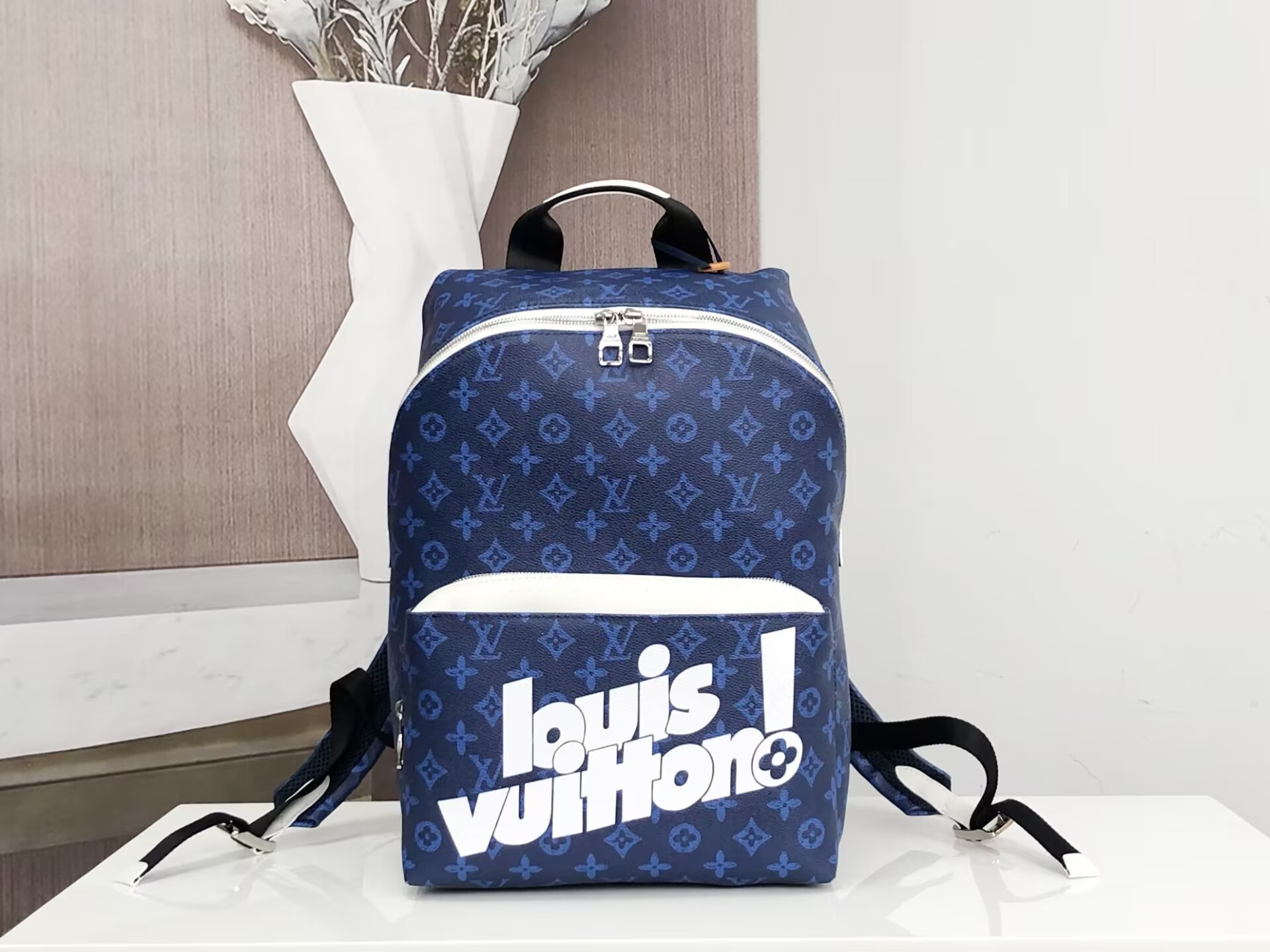 L0vis Vvtt0n Backpack