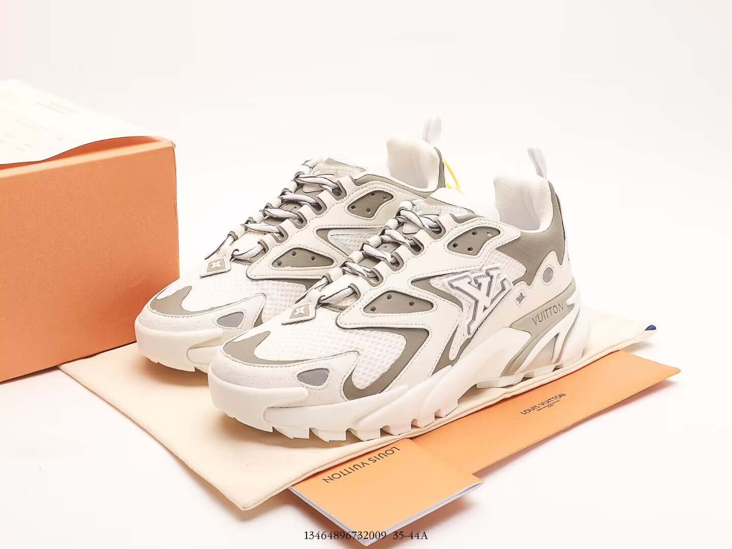 L0vis Vvtt0n Sneaker