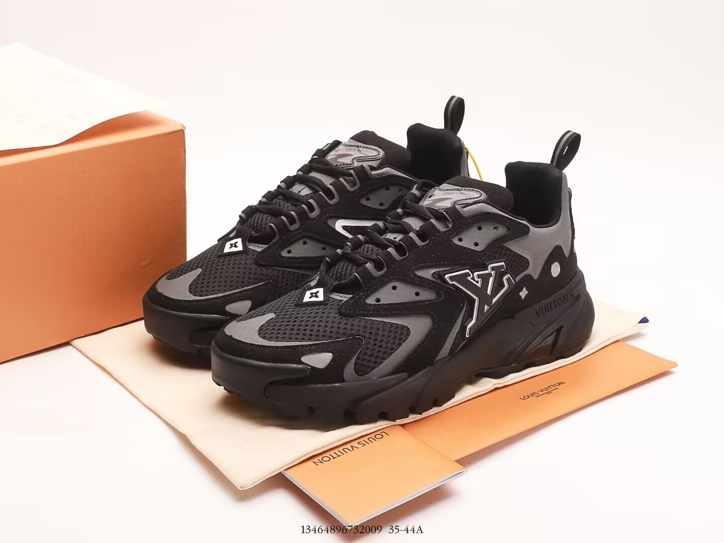 L0vis Vvtt0n Sneaker