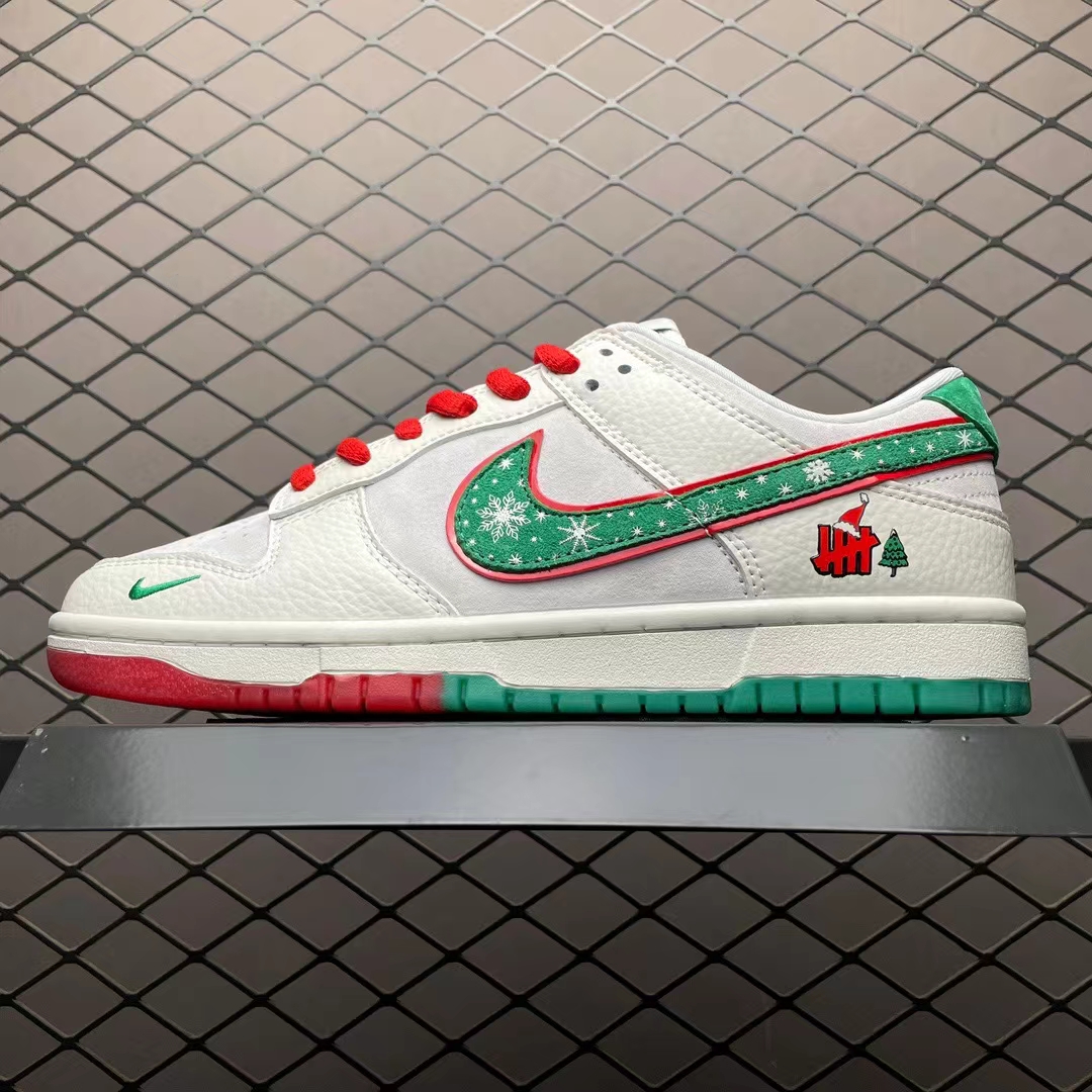 Nike SB Dunk Low Christmas