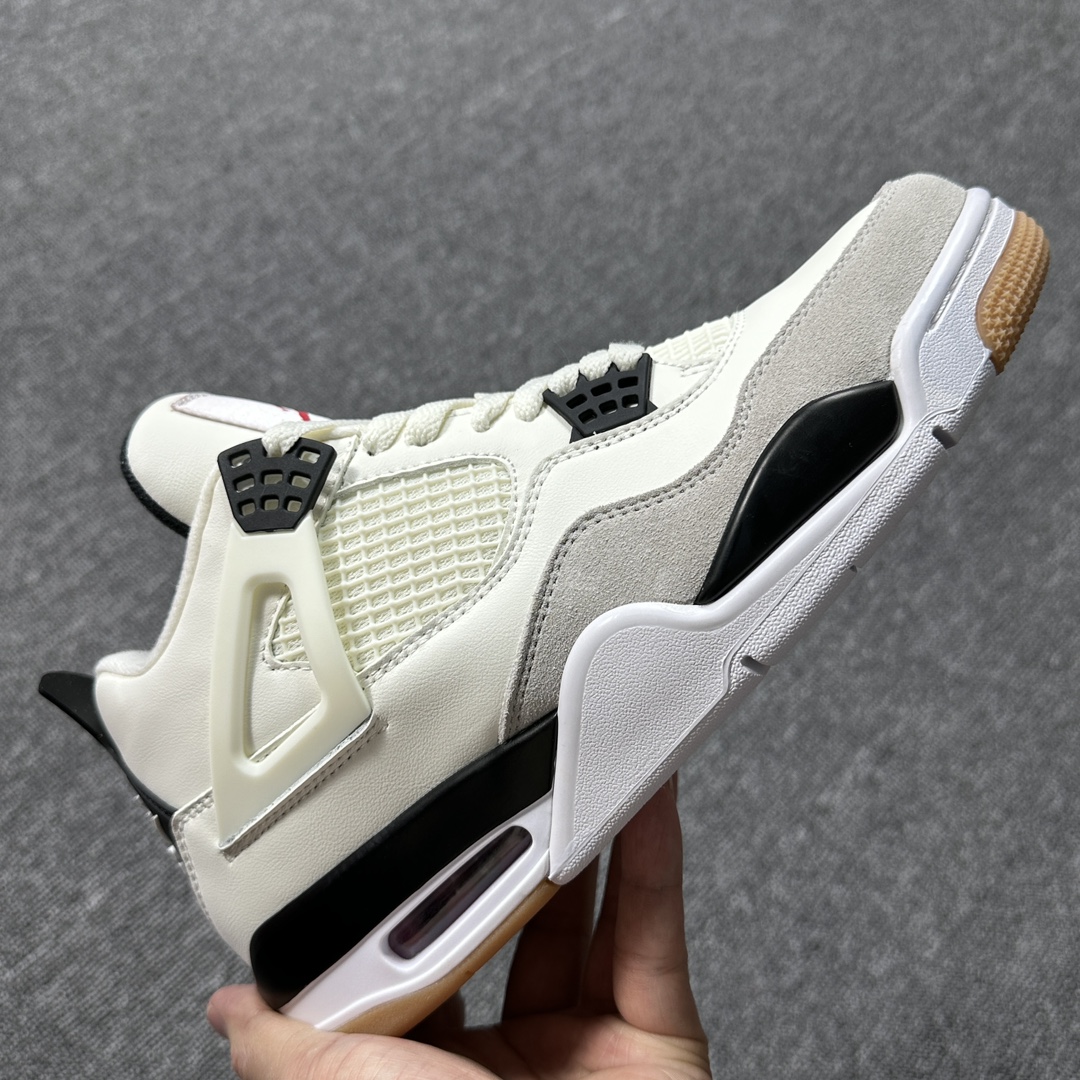 Nike SB x Air Jordan 4