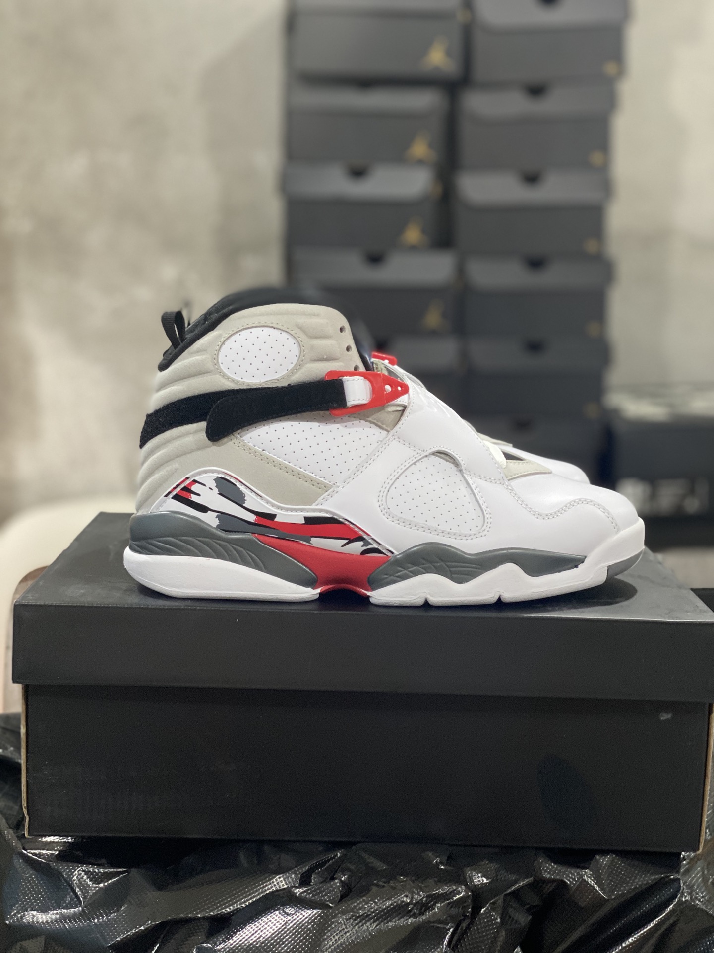 Jordan 8 Retro Bugs Bunny