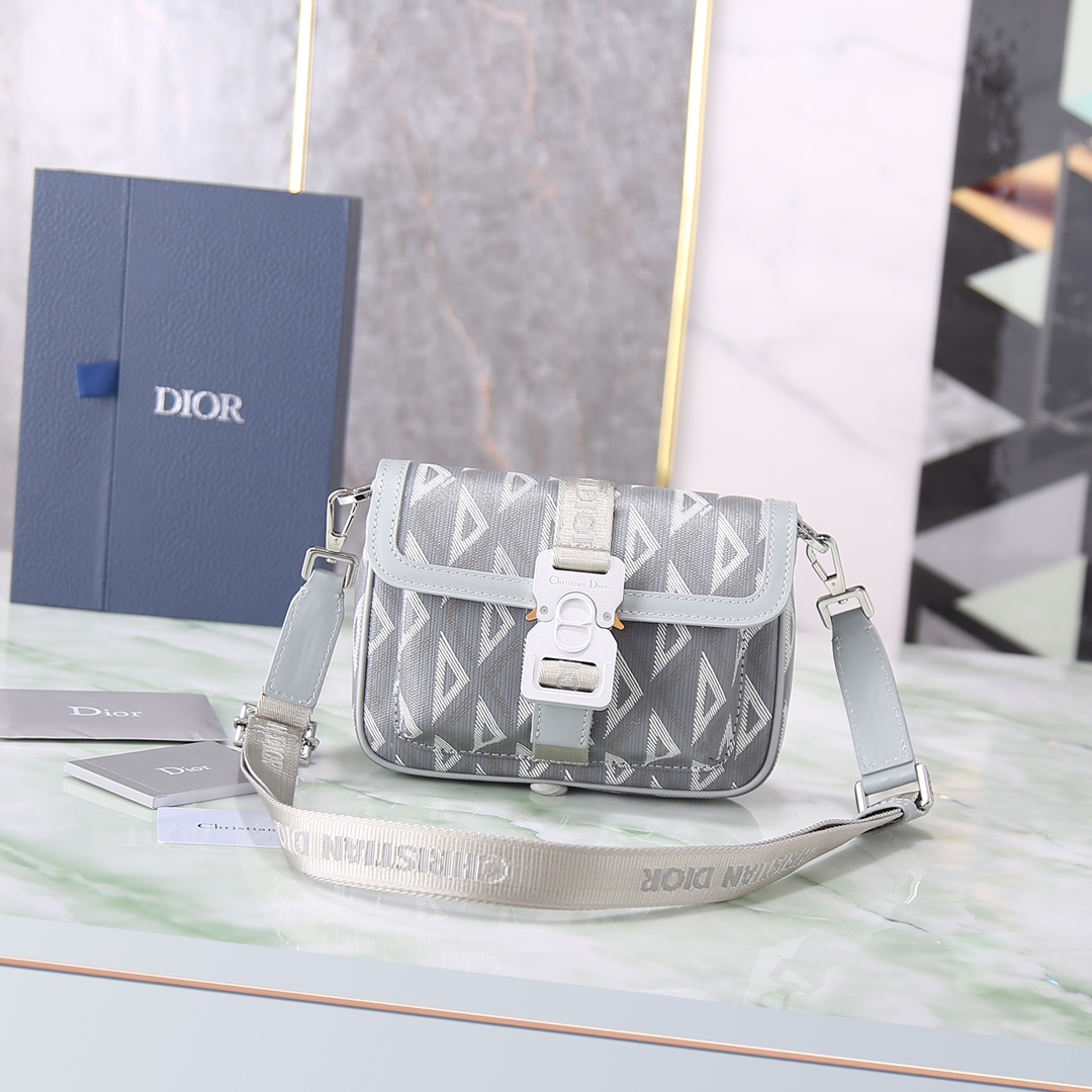 D10r Hit The Road Shoulder Bag