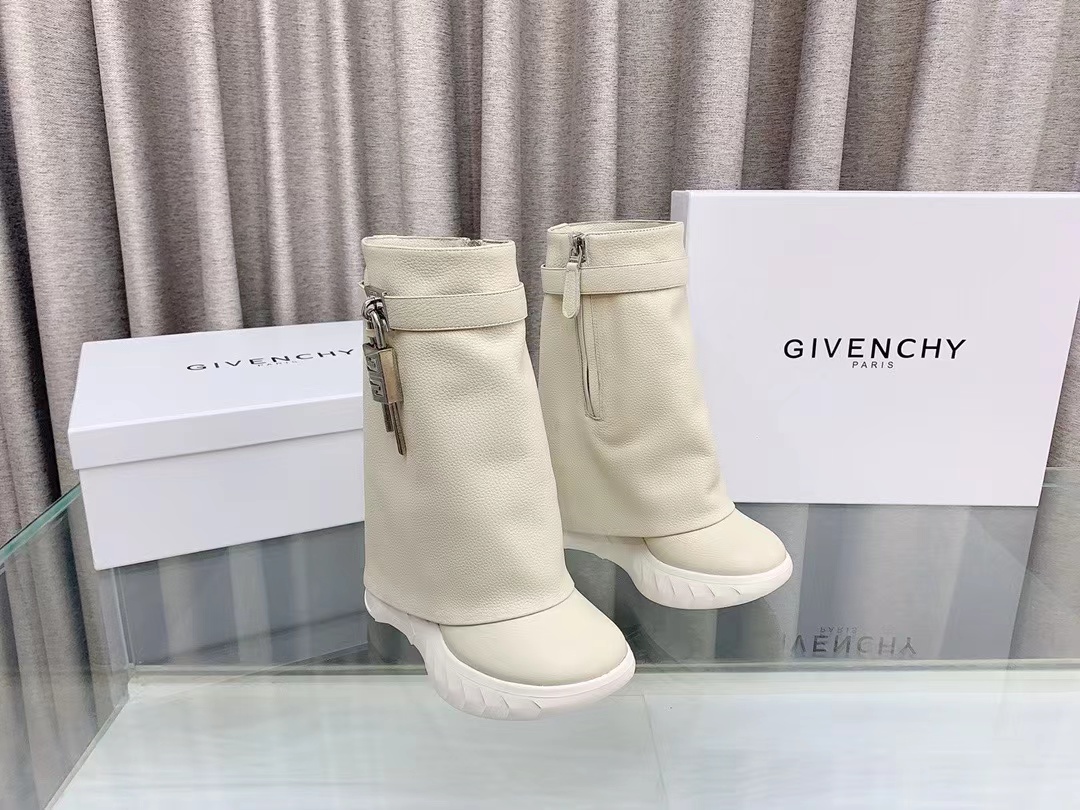 GIVENCHY Shark Lock leather ankle boots
