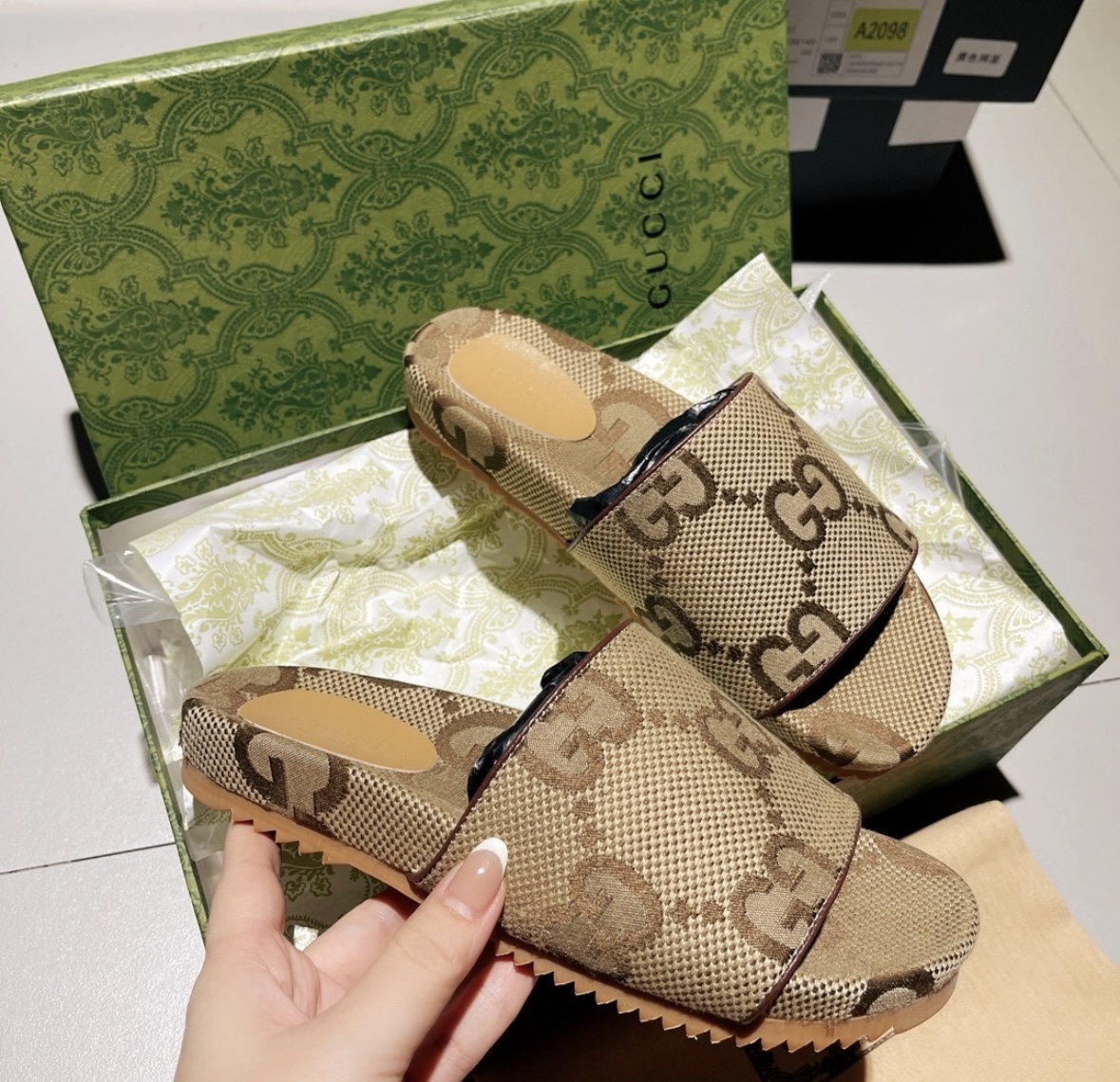 Gvc*1 GG Canvas Slide Sandal