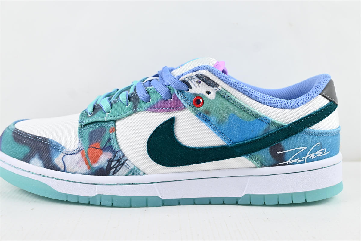 Nike SB Dunk Low Futura Laboratories Bleached Aqua