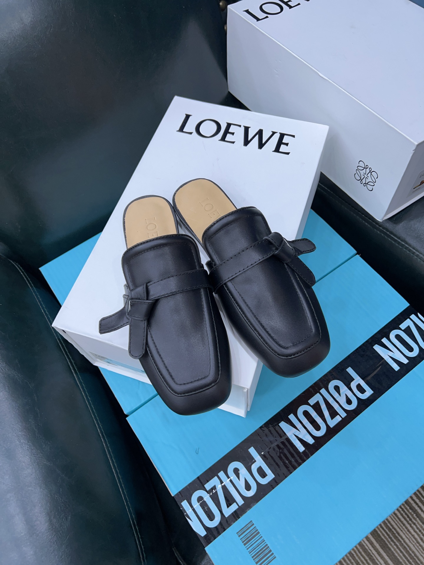 L0ew* Gate Flat Leather Mules