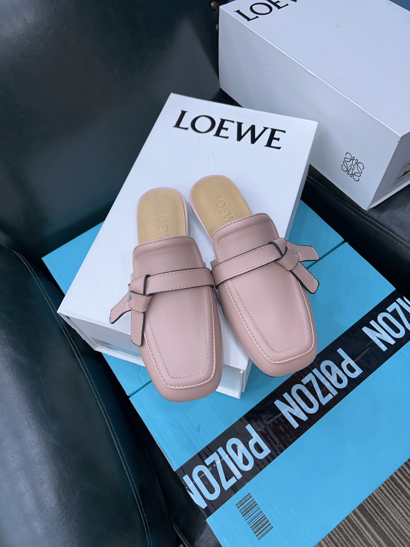 L0ew* Gate Flat Leather Mules