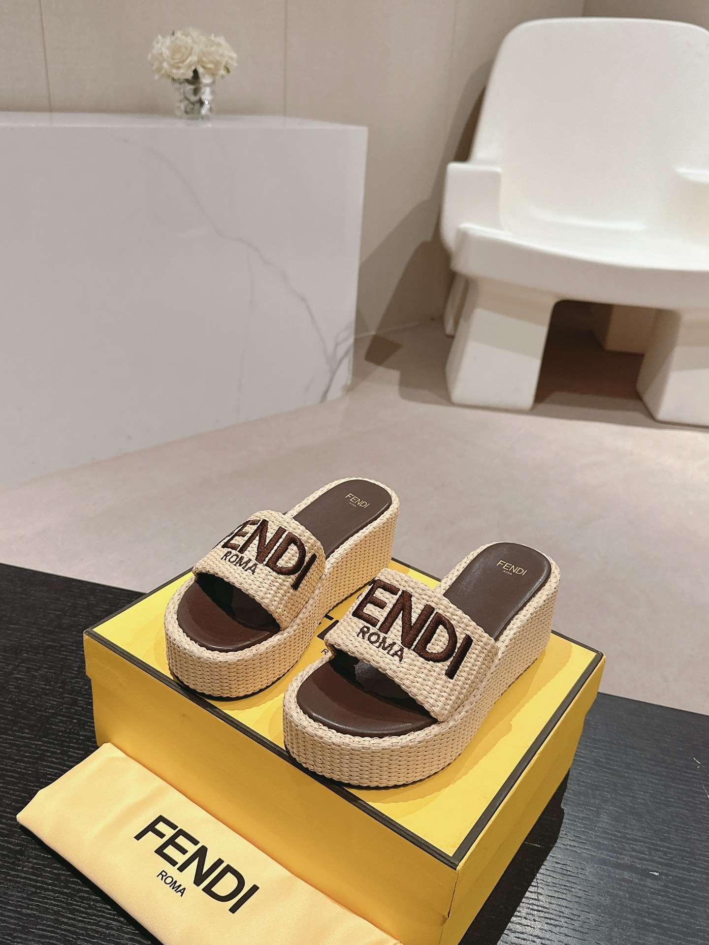 F**di flatform slides