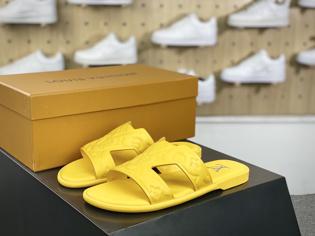 L0vis Vvtt0n slippers