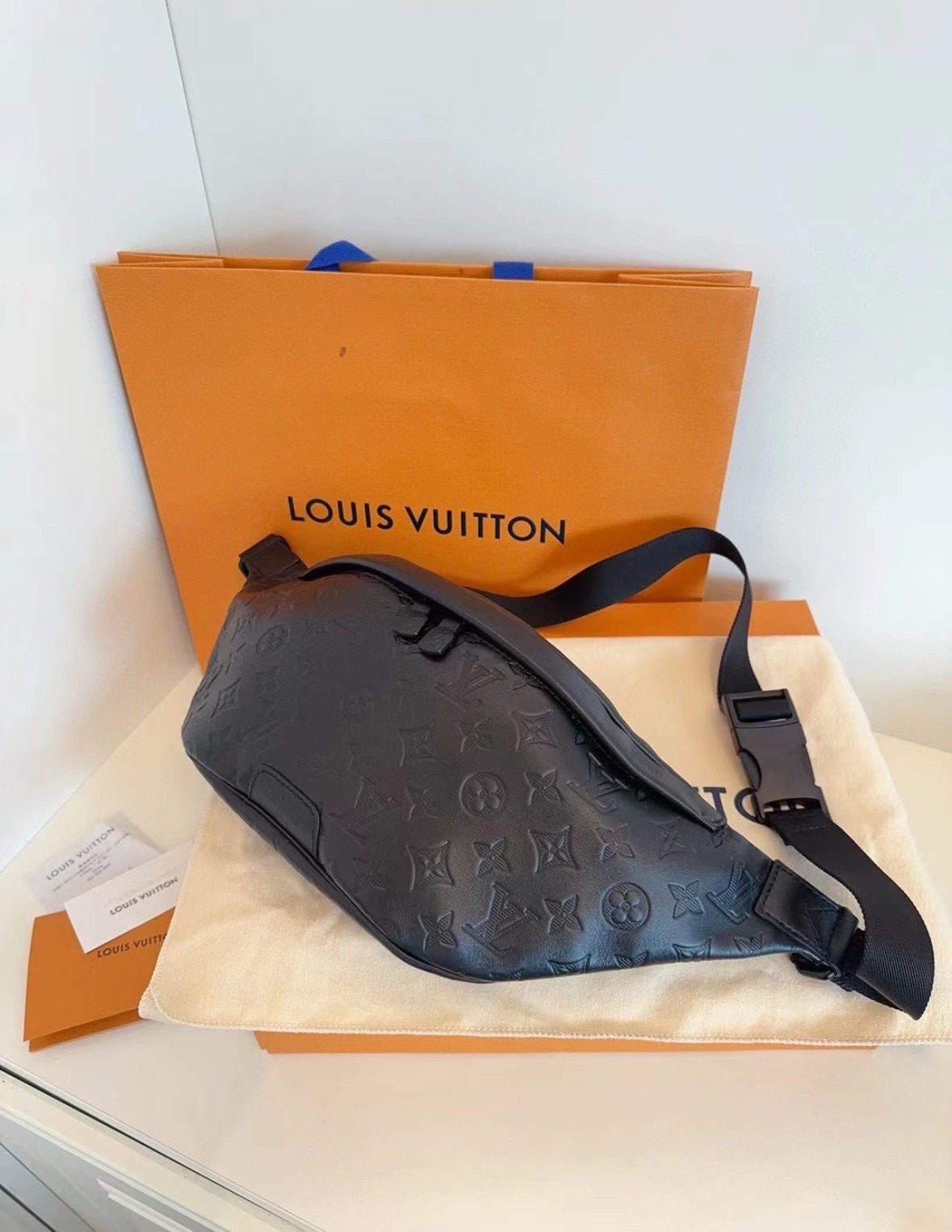 L0vis Vvtt0n Discovery