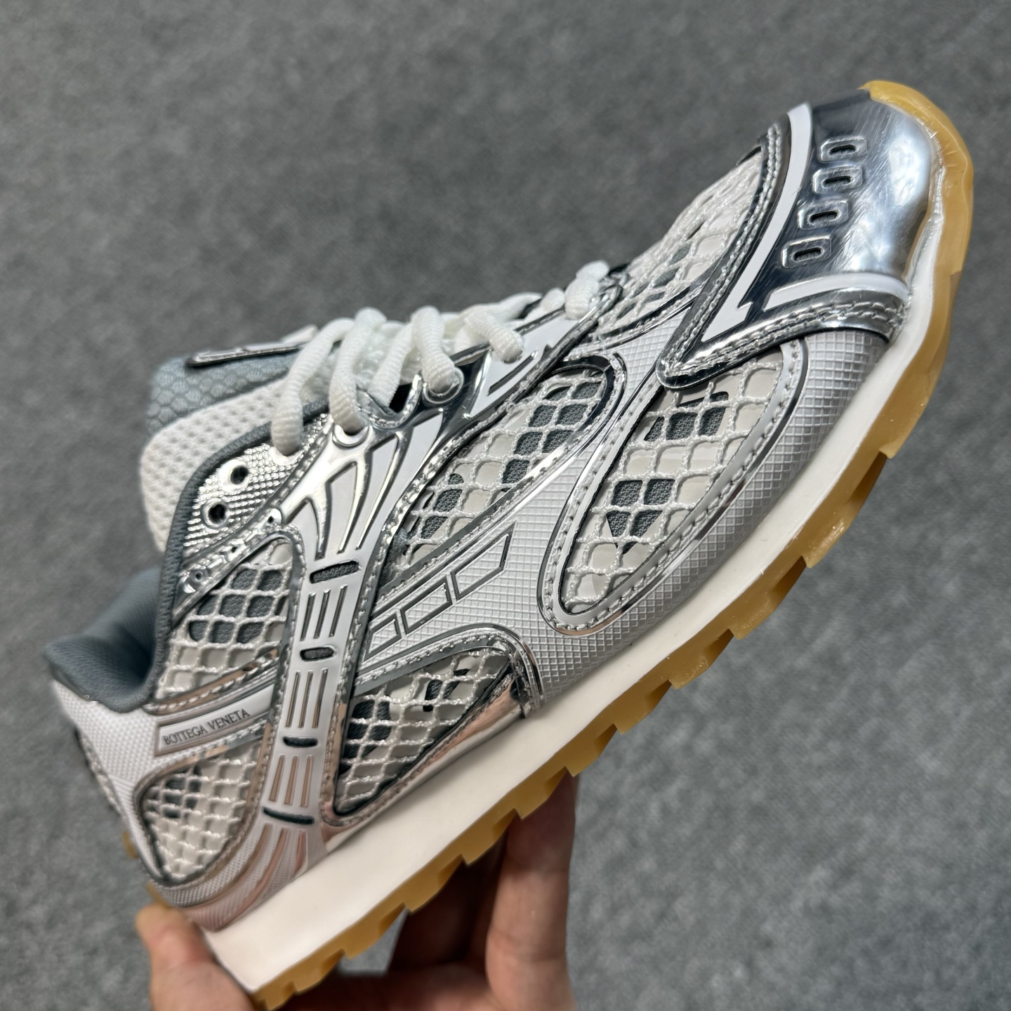 B0tt*ga Ven*ta Orbit Lace-up Round Toe Low-top