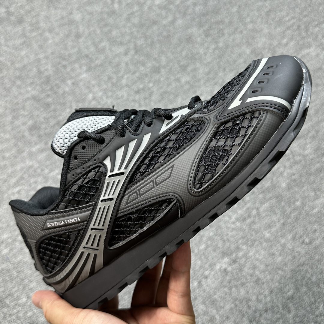 B0tt*ga Ven*ta Orbit Lace-up Round Toe Low-top