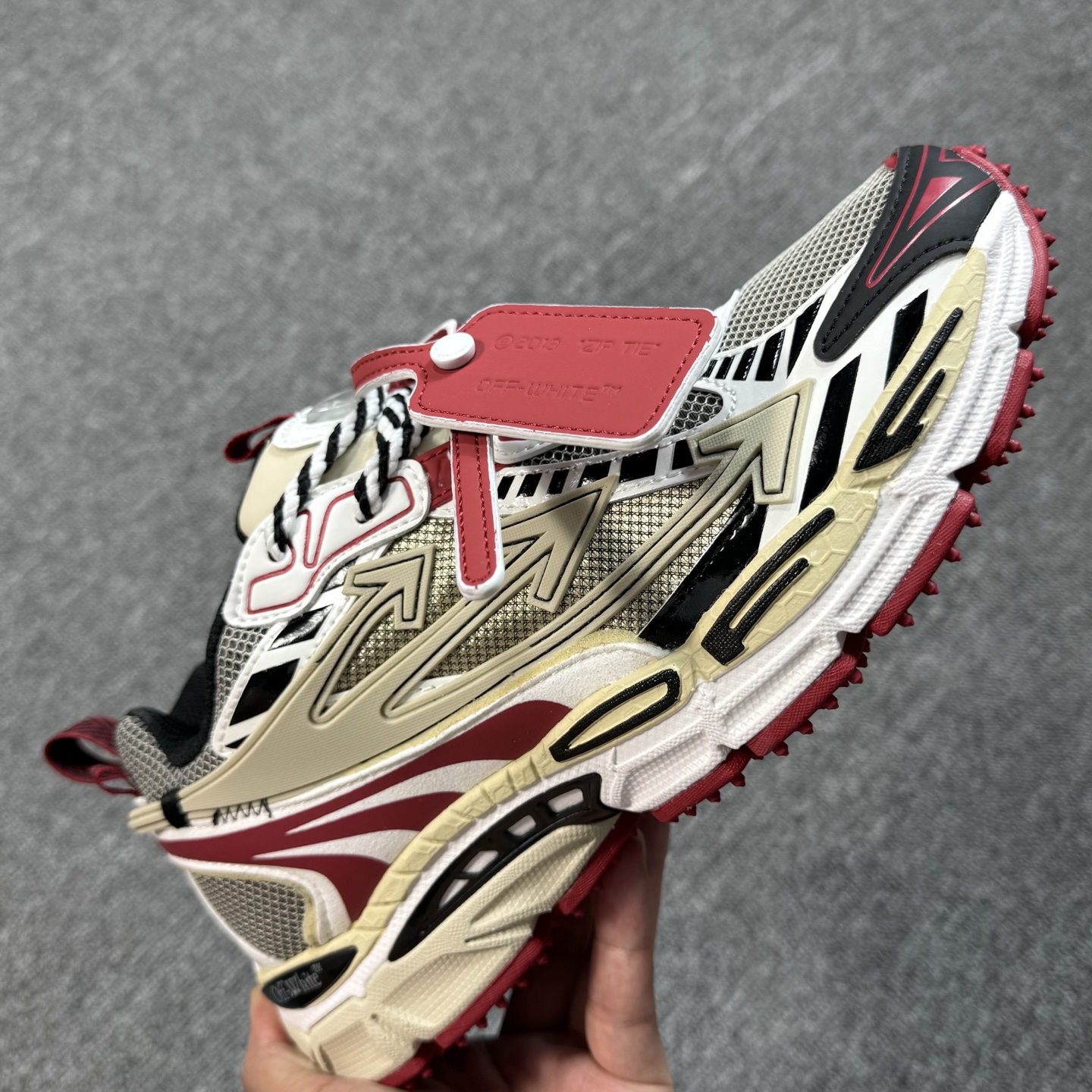 OFF-WHITE Be Right Back